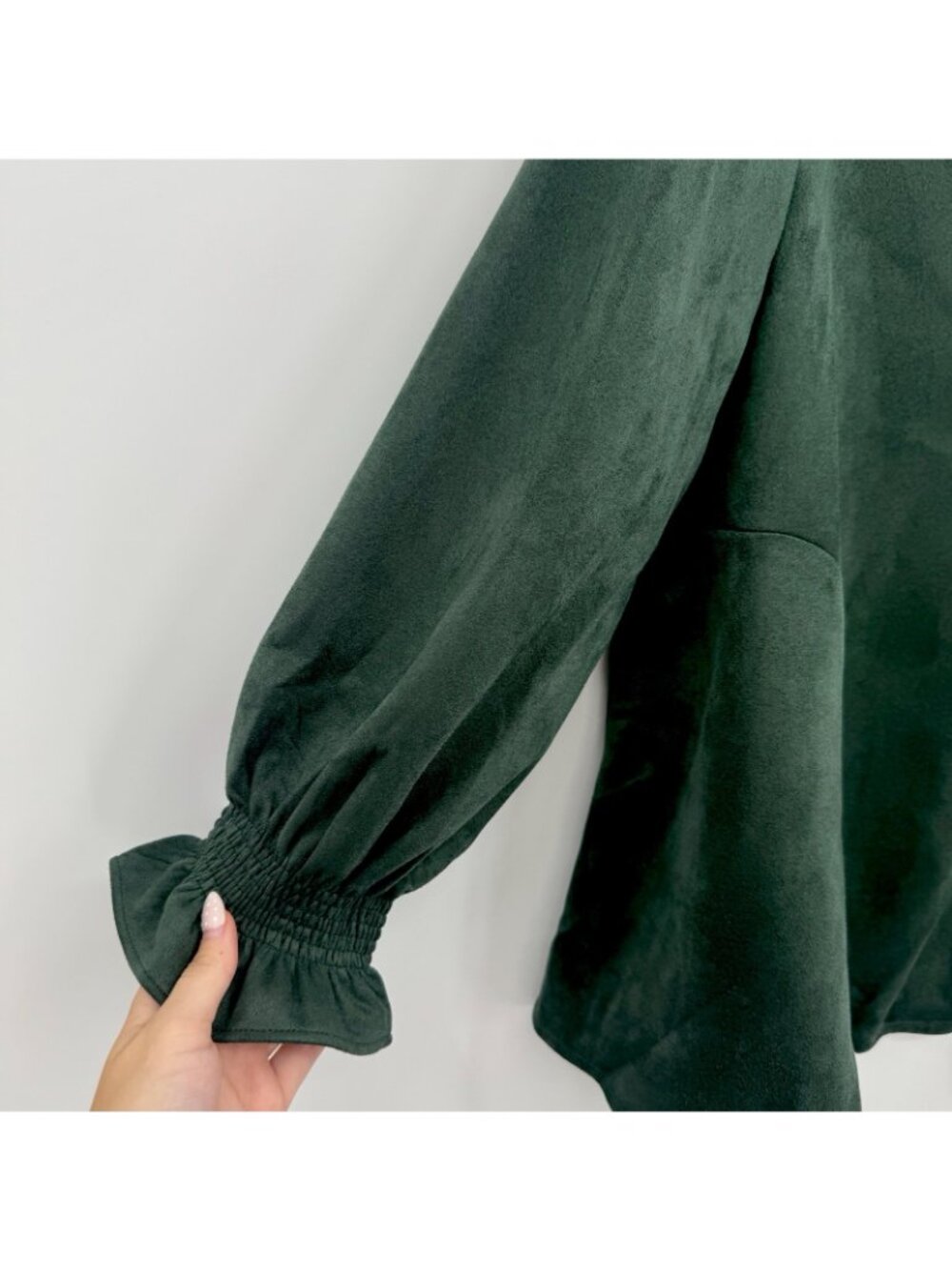 Tuckernuck Malachite Easton Blouse Faux Suede Long Sleeve Swing Top size L Large - Picture 3 of 7